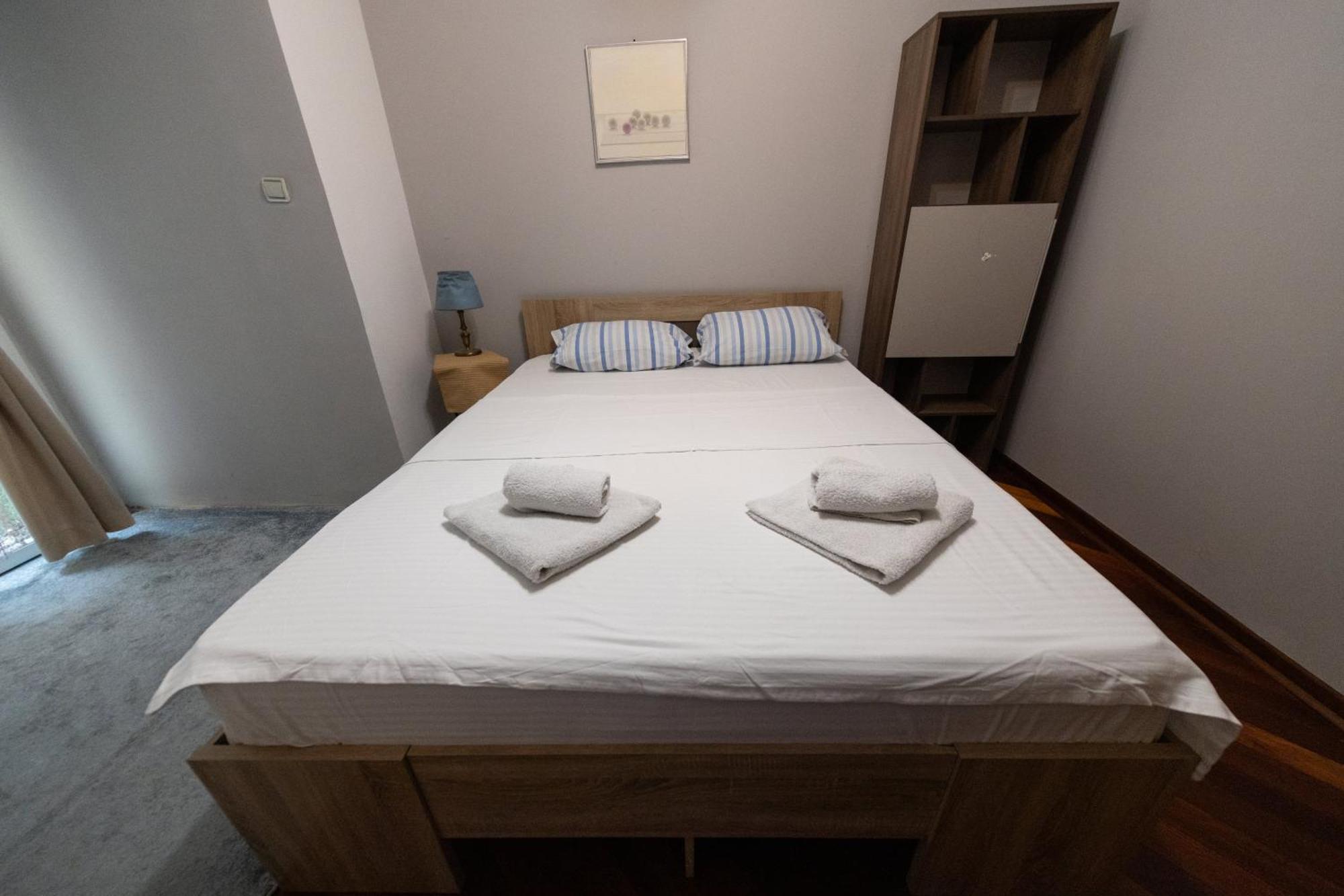 Lux Place Apartments Downtown Kragujevac Buitenkant foto